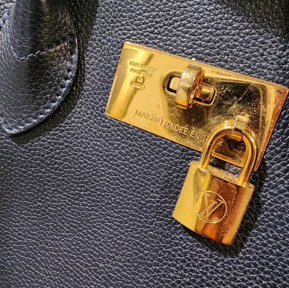 Louis Vuitton Milla MM - Picture 6 of 16